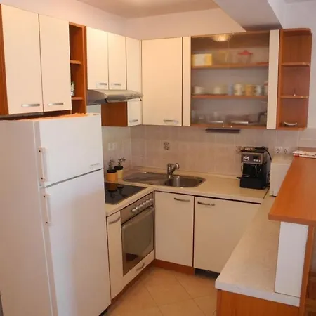 3 Lara 42 Pax Apartment Crikvenica